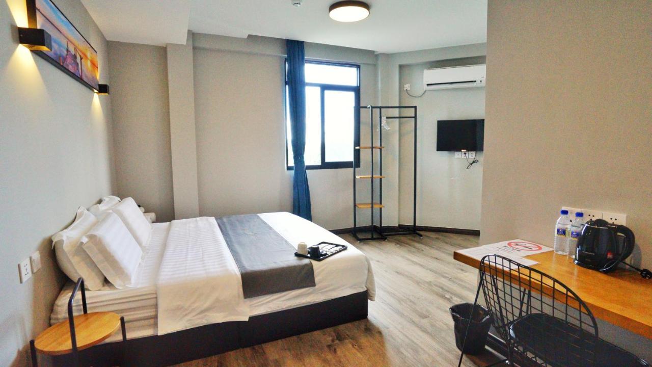 Paly Hotel Семпорна Экстерьер фото